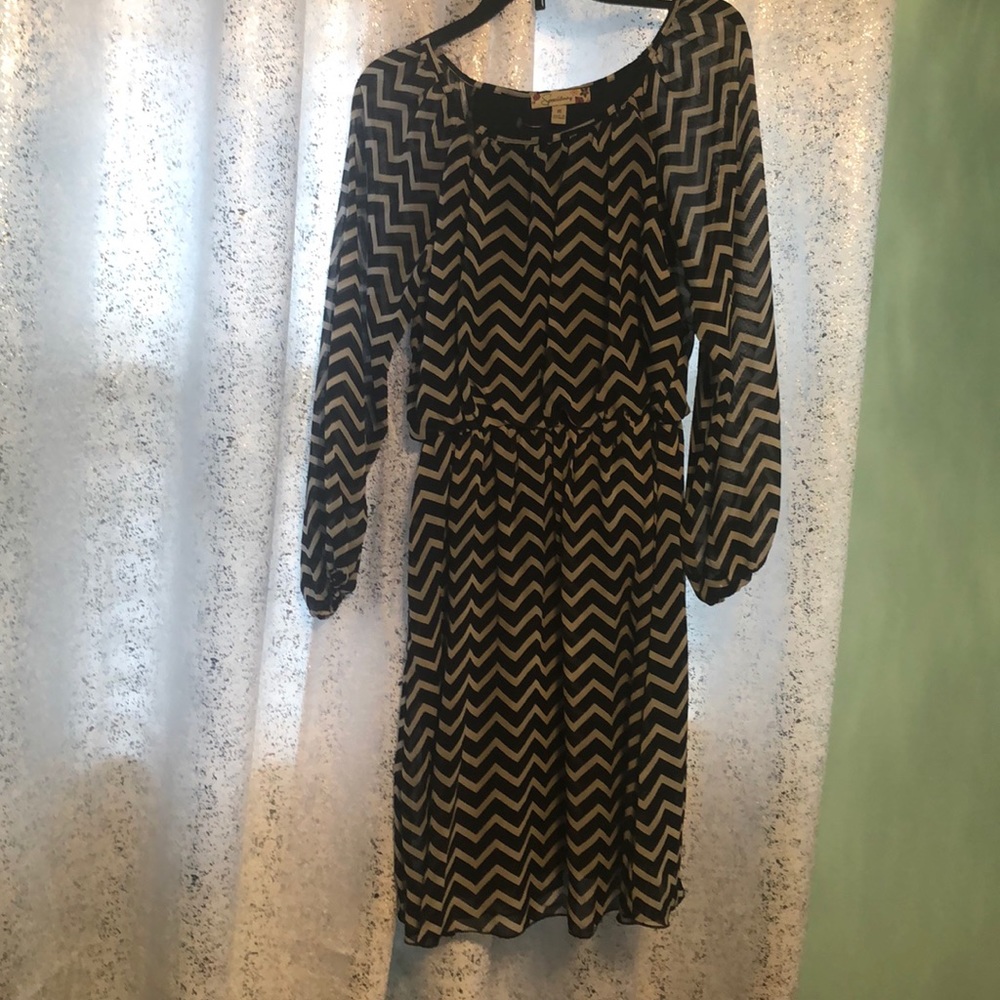 Chevron printed white and black summer dress